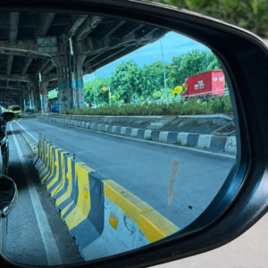 lapisan kaca spion Blind Spot Detection Mulai rusak